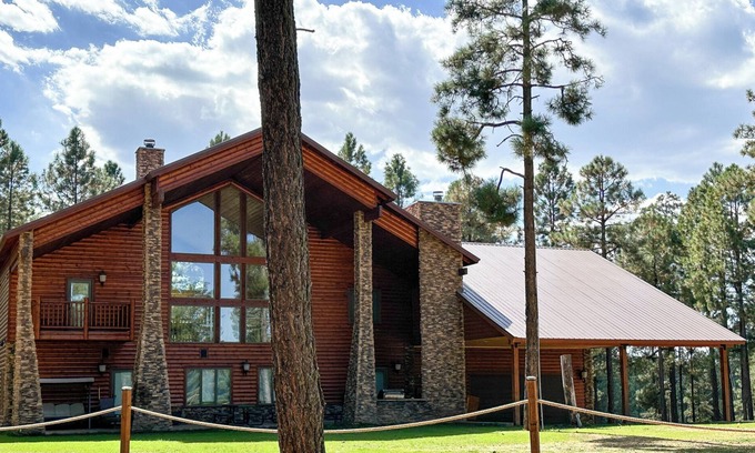 Heber Cabin | Copper Elk Manor | Luxury Cabin on Forest Border