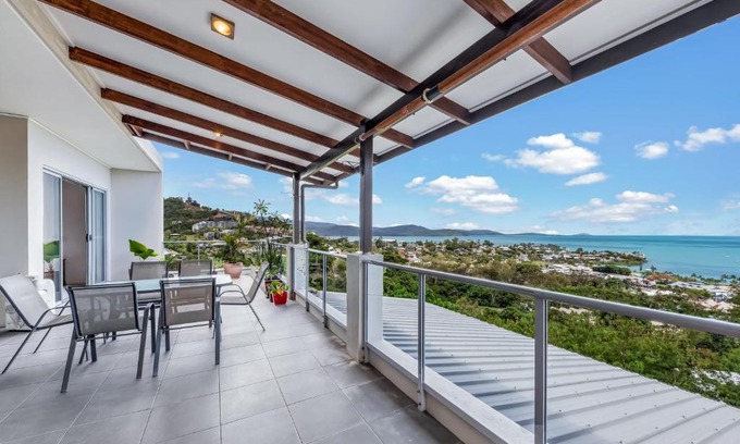 Airlie Beach Apartment | Coral views at Reflections