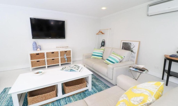 Cams Wharf Apartment | Corella Studio Apartment