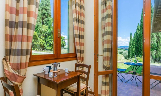 Cerreto Guidi Apartment | Cosy apartment for 4 guests with A/C, WIFI, pool, TV and pets allowed