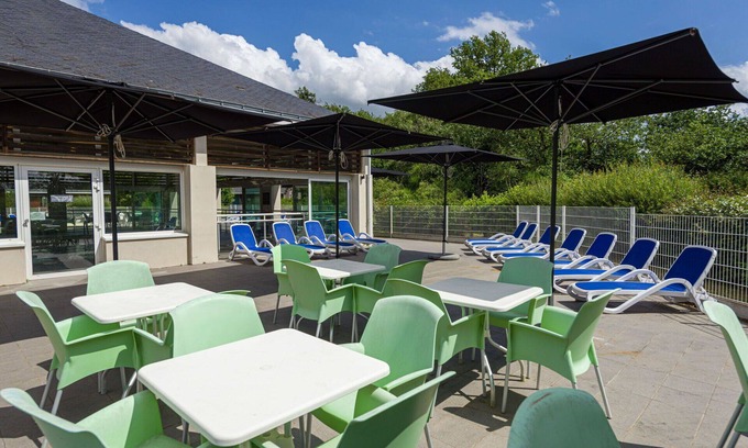 Saumur House | Cosy apartment in villa for 5 people with internet, pool, TV, terrace and pets allowed