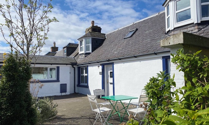 Nairn Cottage | Cosy Cottage by the Sea - a cute fisherman house - Nairn, HighlandsnPet friendly