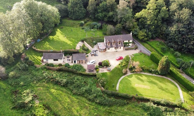 Llandysul Cottage | Cosy country cottage, sleeps 4 , pet friendly.