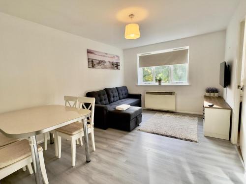 Island Gardens Apartment | Cosy One Bedroom Apartment - London Docklands