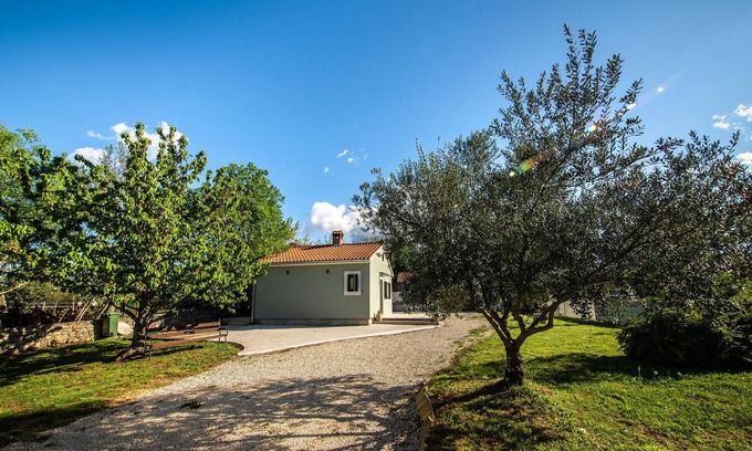 Stifanici House | Cottage ?in a quiet location at the end of the village.