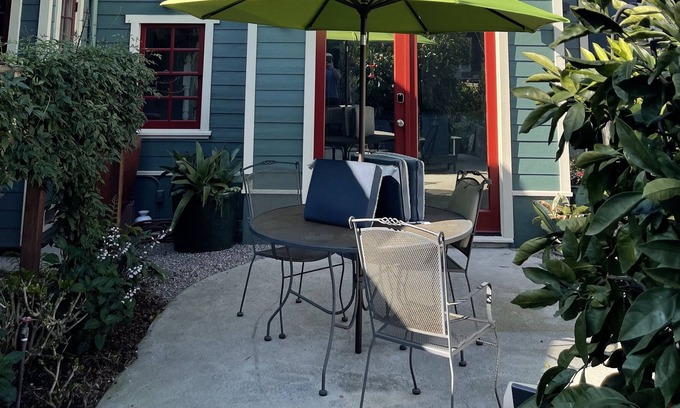 Venice Cottage | Cottage on lovely walkstreet in Venice