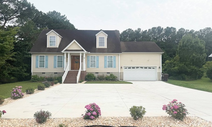 Bayside House | Cottage on Snug Harbor, minutes from O.C. beaches, Berlin, and Assateague.