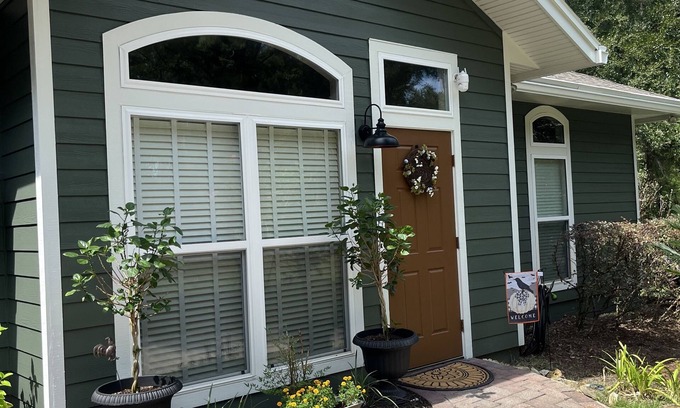 Alachua House | Country Cottage Alachua Gainesville High Springs Ginny Springs Go Gators!