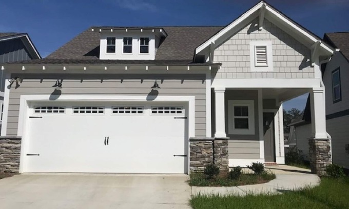 Sand Ridge House | Country Cottage near the City!