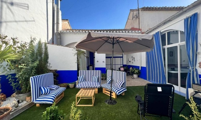 Camunas House | Country House 'Casa Maria Camuñas' with Private Pool, Wi-Fi and Air Conditioning