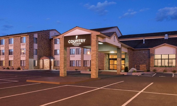 Coon Rapids Hotel | Country Inn & Suites by Radisson, Coon Rapids, MN