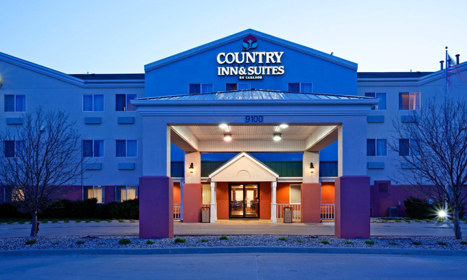 Cedar Rapids - Iowa City Hotel | Country Inn & Suites by Radisson, Cedar Rapids Airport, IA