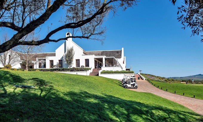 Stellenbosch Apartment | Country Style Luxurious Loft In Exclusive Winelands Golf Estate