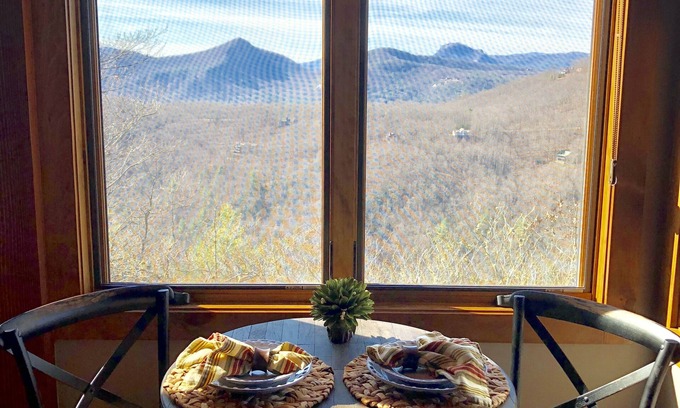 Sapphire House | Couples Retreat with breathtaking mountain views!