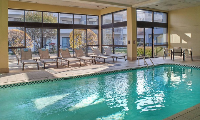 Oakbrook Terrace Hotel | Courtyard by Marriott Chicago Oakbrook Terrace