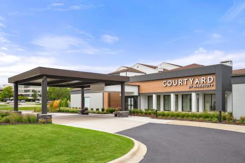 Livonia Hotel | Courtyard by Marriott Detroit Livonia