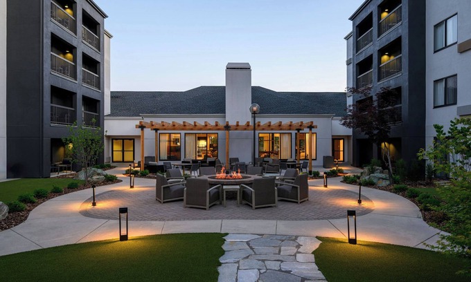 East End Hotel | Courtyard by Marriott Downtown Boise