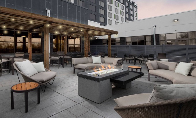 Bloomington Hotel | Courtyard by Marriott Edina Bloomington