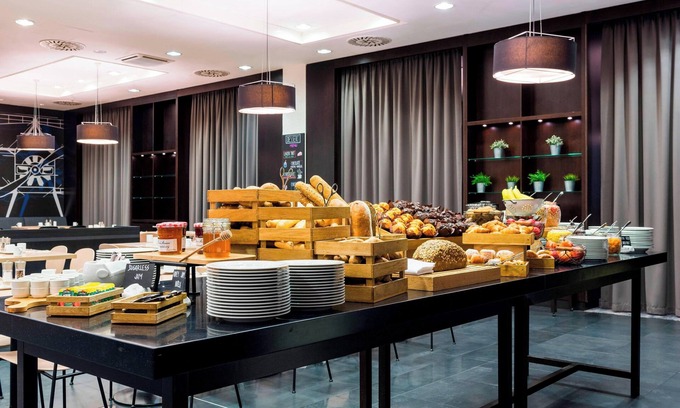 Prague 6 Hotel | Courtyard by Marriott Prague Airport