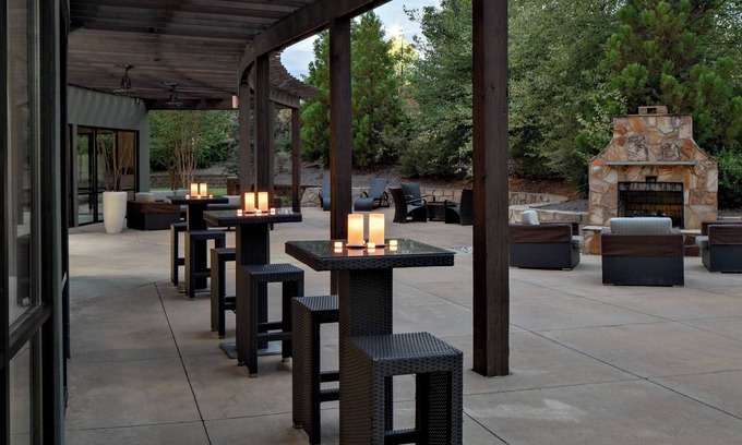 Northeast Raleigh Hotel | Courtyard by Marriott Raleigh North/Triangle Town Center