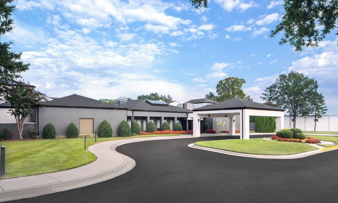 Richmond Hotel | Courtyard by Marriott Richmond West