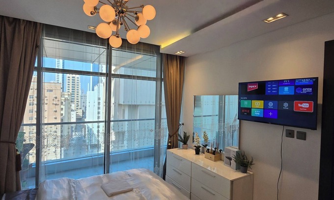 Al Hoora Apartment | Cozy 1-bedroom apartment in awesome Hoora with WiFi, A/C, Gym