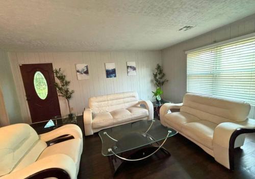 North Shore Apartment | Cozy 1x1 Retro Escape - East Htx