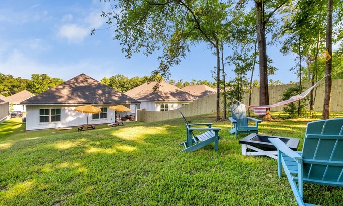 Tallahassee House | Cozy 4 BD House/BBQ & Backyard/15 mins to FSU