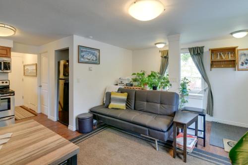 Spenard House | Cozy Anchorage Retreat Less Than 4 Mi to Downtown!