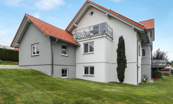 Neukirch Apartment | Cozy Apartment “Merk Klein” in a Quiet Area with Wi-Fi, Balcony & Garden
