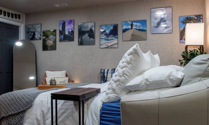 Village Seven Apartment | Cozy apartment Retreat with 2 bedrooms 3 beds, 1 bathroom, Private Entrance.