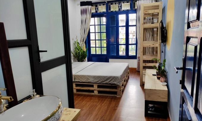 Old Quarter House | Cozy balcony/Street view/Old Quarter central/Sunny Homestay