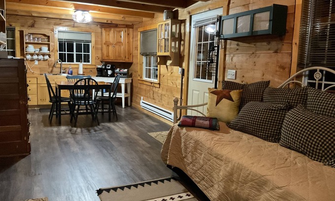 Hillsboro Cabin | Cozy cabin in wonderful Hillsboro with WiFi, AC