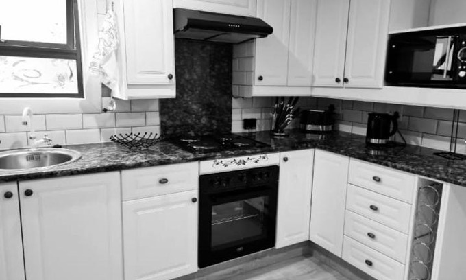 Greater Johannesburg Metropolitan Area Apartment | Cozy Cabin