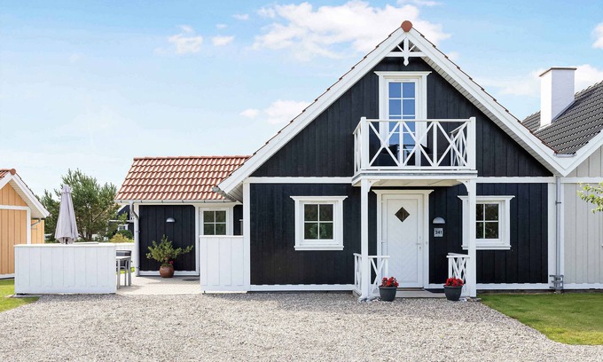 Middelfart Villa | Cozy, central house near the sea