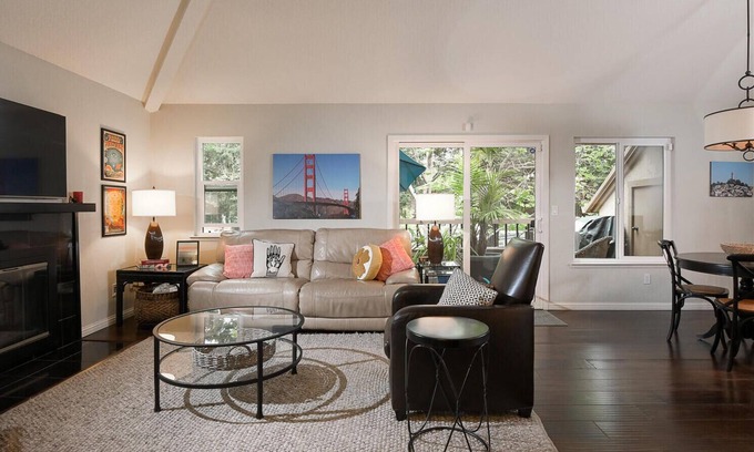 Willow Glen Condo | Cozy condo near downtown Campbell - like a birdhouse!