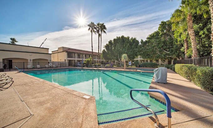 Inner Circle Apartment | Cozy Condo with Balcony - Walk to Salt River Fields!