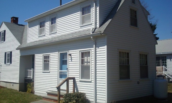 Ogunquit Cabin | Cozy Cottage at Footbridge Beach - Great Fall and Spring Rates