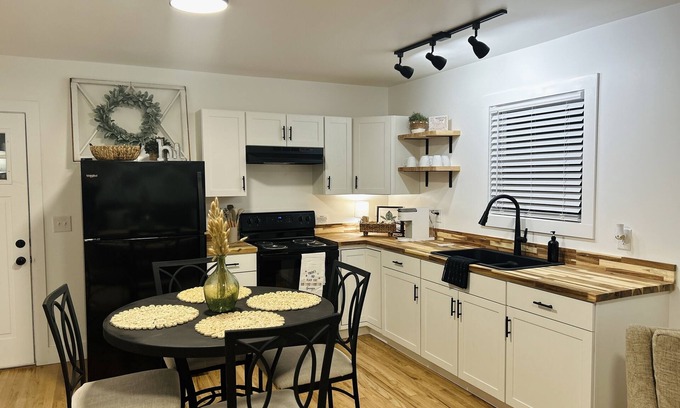 Milledgeville Cottage | Cozy cottage just steps away from Downtown Milledgeville!!