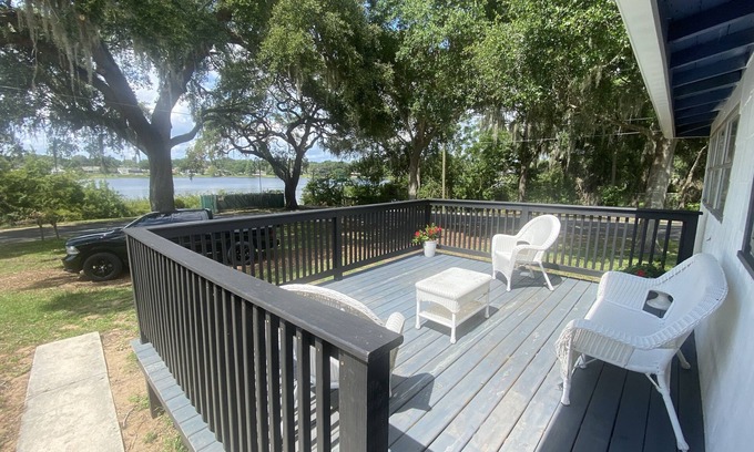 Tavares Cottage | Cozy cottage located in Tavares near Mt Dora