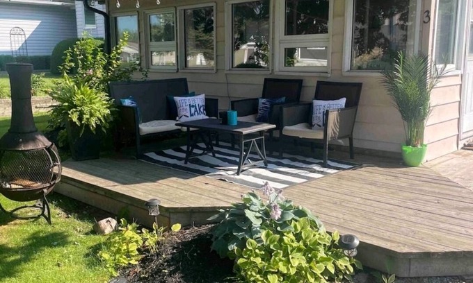 Long Point Cottage | Cozy cottage rental 1 min walk to sandy beach inside unesco world biosphere!