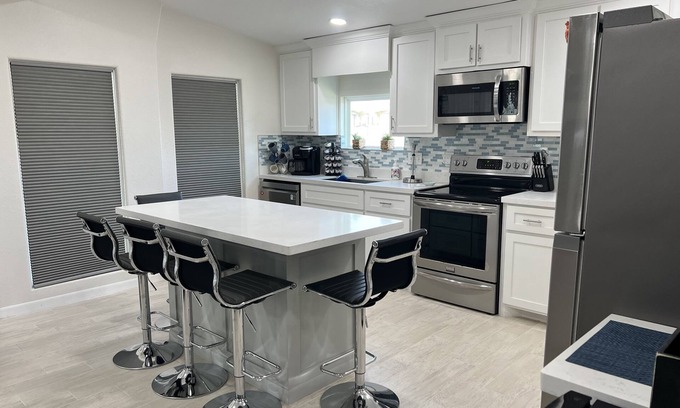 Port Isabel Resort | Cozy Cottages by the Bay