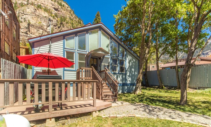 Ouray House | Cozy Downtown Pet Friendly Home with Fiber Internet! Fenced Outdoor Area!