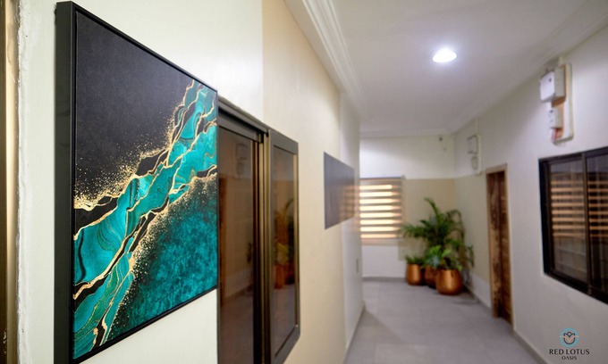 Accra Apartment | Cozy Executive Studio Apartment near Circle! Fast Wifi, Stunning City View