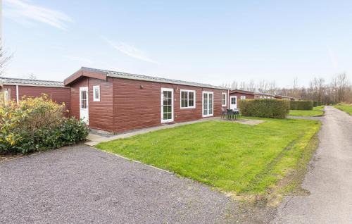 Wagenborgen House | Cozy Home In Wagenborgen With Wifi