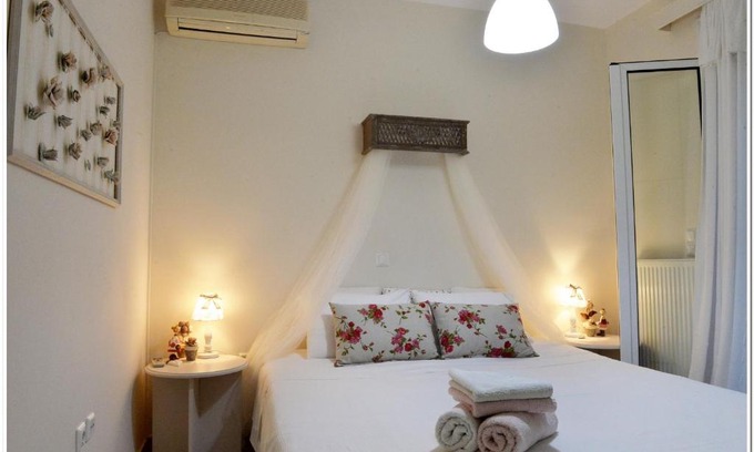 Korithion House | Cozy home with great view in Ancient Corinth