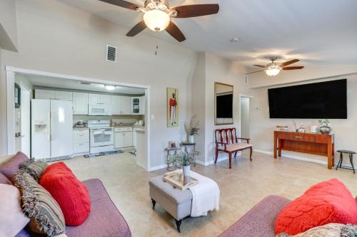 Northside House | Cozy Jacksonville Home about 12 Mi to Downtown!