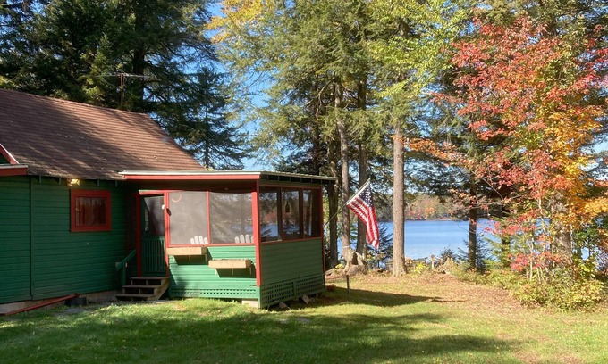 Speculator Cabin | Cozy Lakeside Escape on Lake Pleasant.