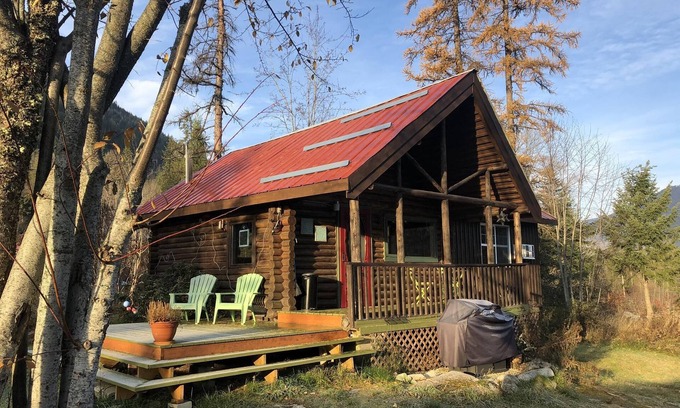 Nelson Cabin | Cozy Log Cabin in Pristine Nature