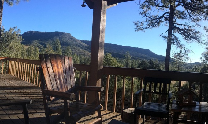 Pine Cabin | Cozy Mountain Log Cabin With Amazing Views!